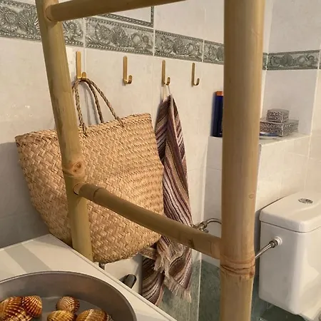 아파트 Nice, Spacious And Bright In Thermi, Thessaloniki. 데미