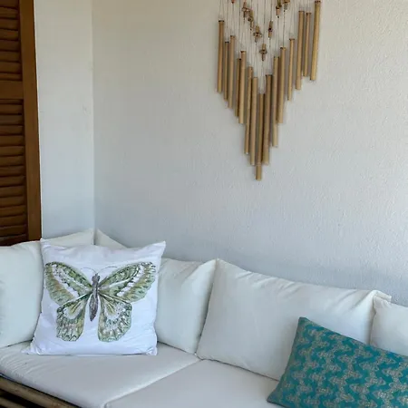 Nice, Spacious And Bright In Thermi, Thessaloniki. 아파트 데미