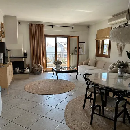 Nice, Spacious And Bright In Thermi, Thessaloniki.