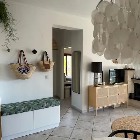 Apartamento Nice, Spacious And Bright In Thermi, Thessaloniki.