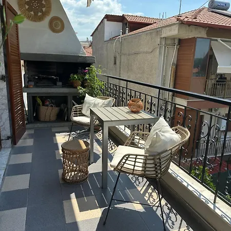 Nice, Spacious And Bright In Thermi, Thessaloniki. Apartamento Thérmi