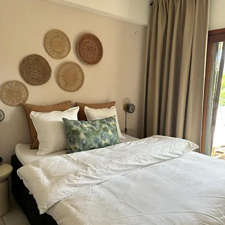Nice, Spacious And Bright In Thermi, Thessaloniki. *