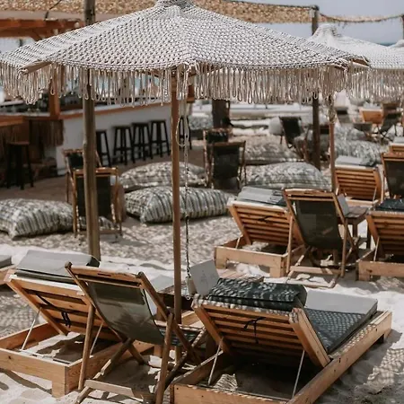 Nice, Spacious And Bright In Thermi, Thessaloniki. *