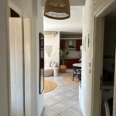 Nice, Spacious And Bright In Thermi, Thessaloniki.