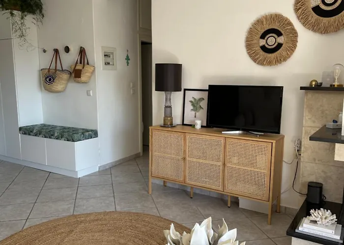 Nice, Spacious And Bright In Thermi, Thessaloniki. Apartment *
