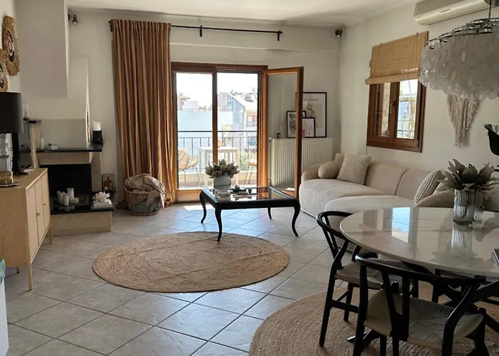 Nice, Spacious And Bright In Thermi, Thessaloniki.