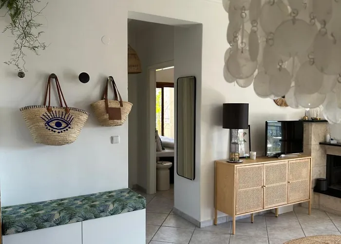 Apartment Nice, Spacious And Bright In Thermi, Thessaloniki.