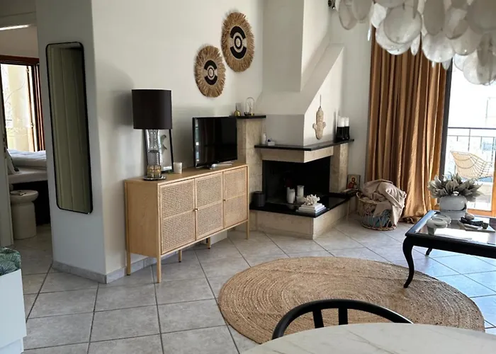 Nice, Spacious And Bright In Thermi, Thessaloniki. Apartment Thermi